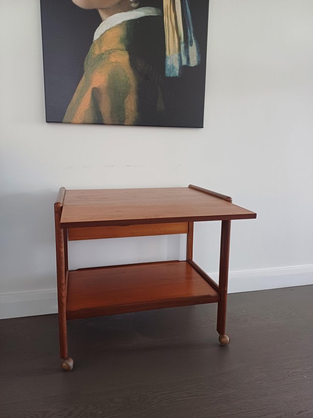 Preview of the first image of Midcentury drinks trolley/extendable table.