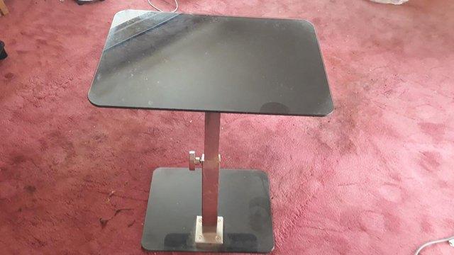 Image 2 of height-adjustable laptop table