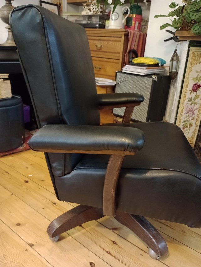 Preview of the first image of 1940 Executive chair with wheels.