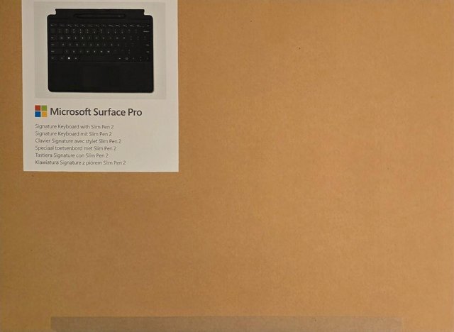 Preview of the first image of Microsoft Surface Pro Signature Keyboard & Slim Pen 2 Qwerty.