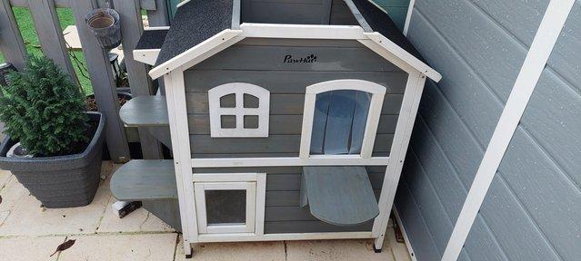 Preview of the first image of Outdoor cat house in mint condition.