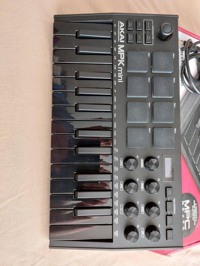 Preview of the first image of Akai MPK Mini Mk3 special edition black.