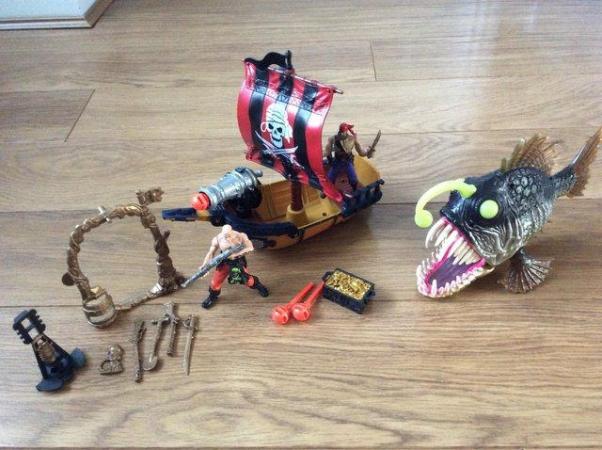 Image 1 of Pirate a Ship and Piranha Fishnet Playset