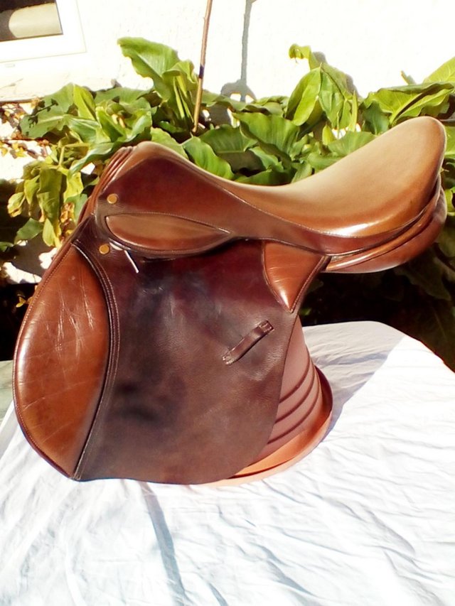 Preview of the first image of Wide fit English saddle GP (47006/30) £230.