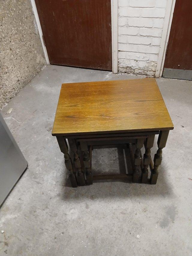 Nesting tables poss oak 