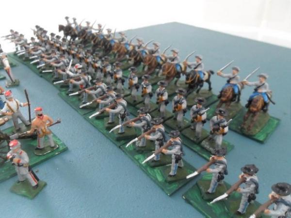 Image 10 of 28 mm white metal Union & Confederate ACW 233 figures.