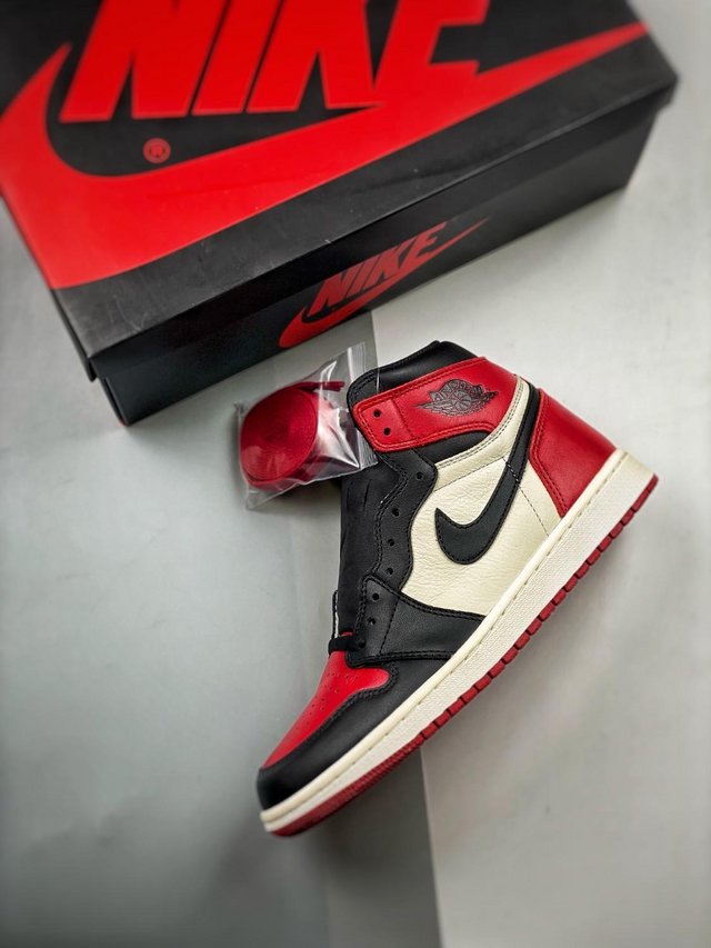 Preview of the first image of Jordan 1 Retro High Bred Toe.
