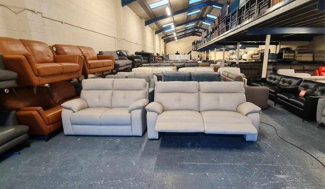 Image 10 of Italian Lugano cream leather 3+2 seater sofas