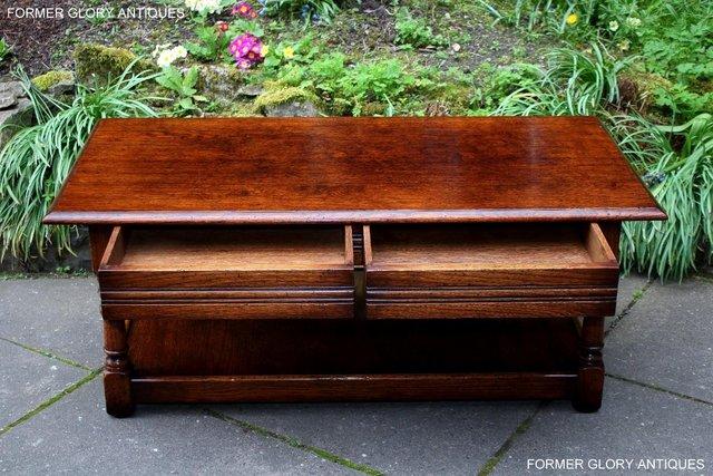 Image 4 of A TITCHMARSH AND GOODWIN STYLE OAK TWO DRAWER COFFEE TABLE