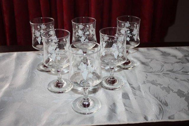Image 3 of 6 Wine glasses engraved with grape vines