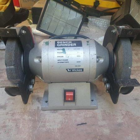 Image 2 of Bench Grinder 300w Wickes-----