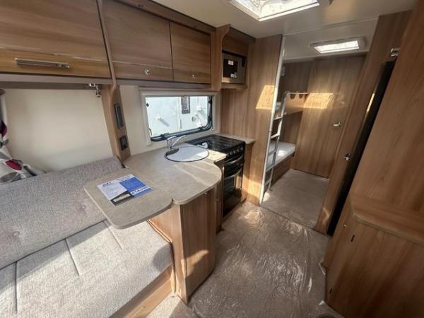 Image 13 of Bailey Pegasus Ancona 2017 5B caravan *Fixed bunks*