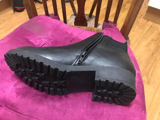 Preview of the first image of Black Ladies Ankle Boots, size 4/37..
