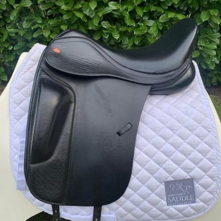Image 1 of Kent & Masters 17 inch Low Profile Dressage saddle
