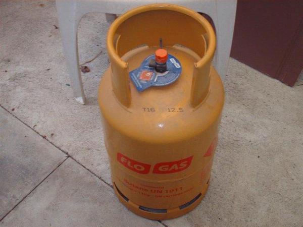 Image 2 of Butane gas heater and 7kg unused cylinder of gas