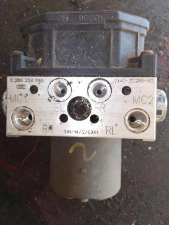 Image 3 of Jaguar X type ABS pump and module for sale