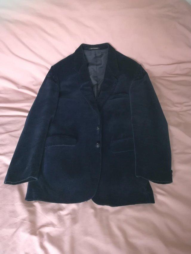 Preview of the first image of dark blue velvet jacket quality assured.