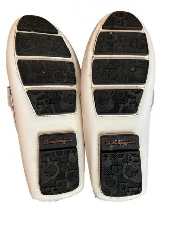 Image 1 of Salvatore Ferragamo - White leather loafers - Women - size 8