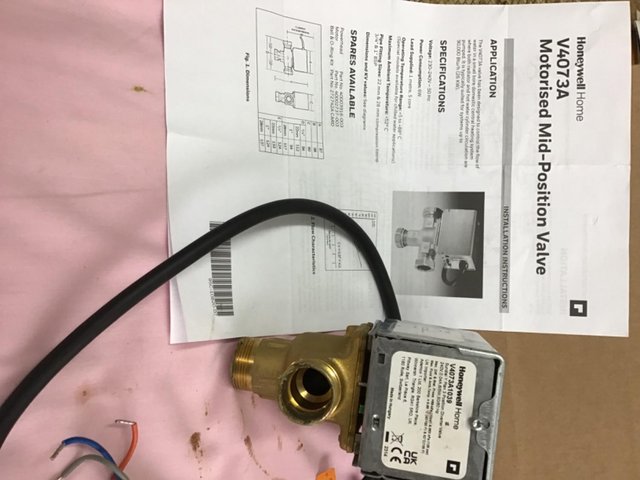 Preview of the first image of Honeywell V4073A motorised 3 way valve Nearly New.