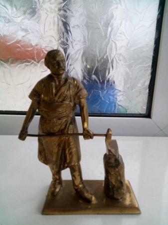 Image 3 of BRASS BLACKSMITH £50 AND PLAQUES AND BIRDS
