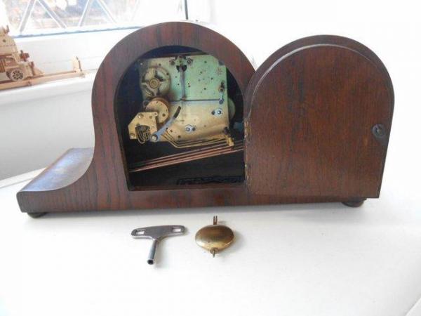 Image 2 of West End Watch Co. chiming mantle clock from 1940