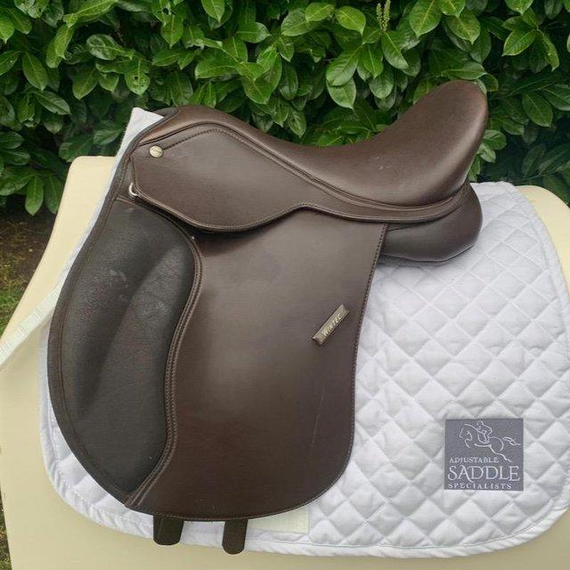Preview of the first image of Wintec 15 inch 500 model pony saddle (S3049).