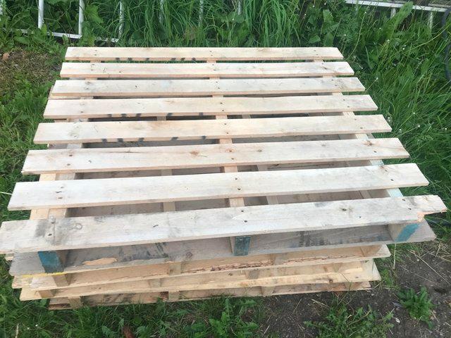 Preview of the first image of Pallets suitable for many uses various sizes.