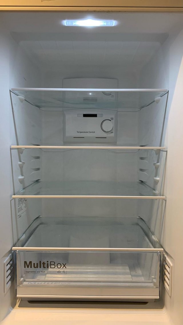 Preview of the first image of Bosch 50/50 Fridge Freezer KGN34NWEAG Series 2.