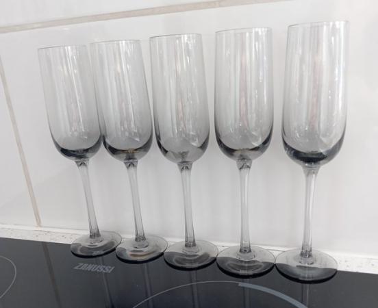 Image 2 of A set of 5 Grey Champagne Flutes