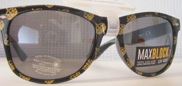 Image 1 of Ladies Sunglasses with pouch, one pair NEW