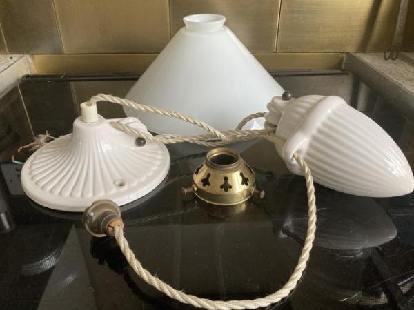 Image 2 of Vintage lamp with Pulley