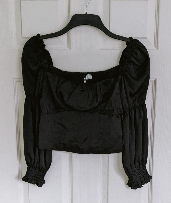 Preview of the first image of Ladies Black Off The Shoulder Gypsy Style Top - Size 10.