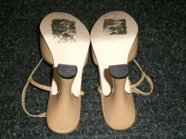 Image 2 of NEW TAN LEATHER SLING BACK PEEP TOE SHOES BY M&S (3 1/2)
