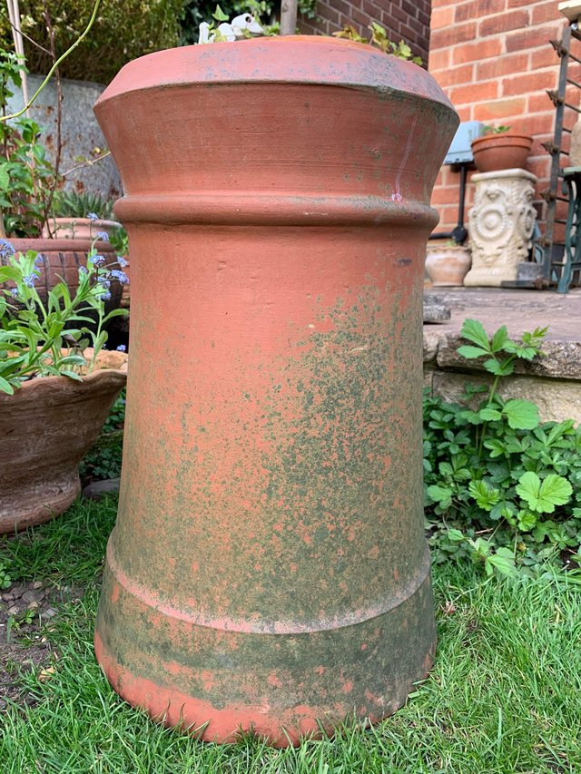 Preview of the first image of Heavy chimney pot, ideal garden or roof.