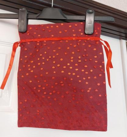 Image 1 of Red Fabric gift bag, 25x30cm
