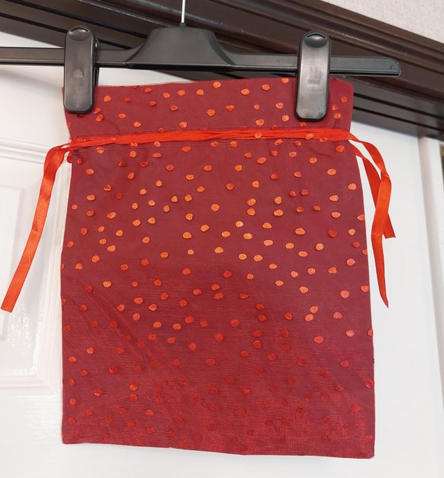 Preview of the first image of Red Fabric gift bag, 25x30cm.