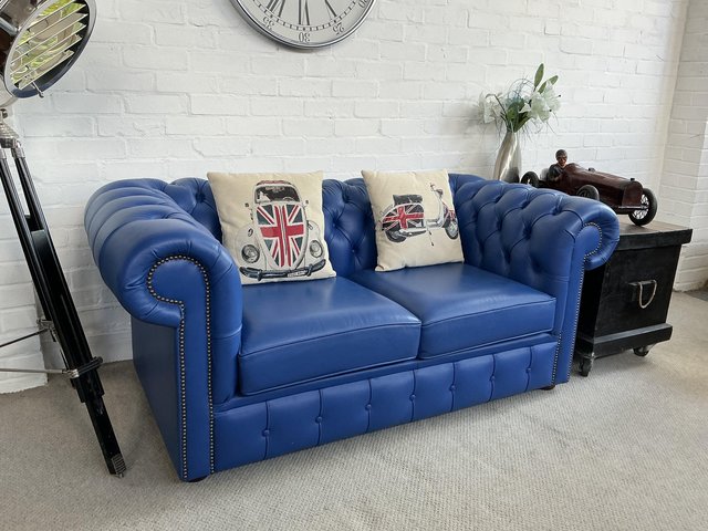 Cobalt blue 2 seater Chesterfield sofa. VGC. Can deliver. — photo 3 of 4