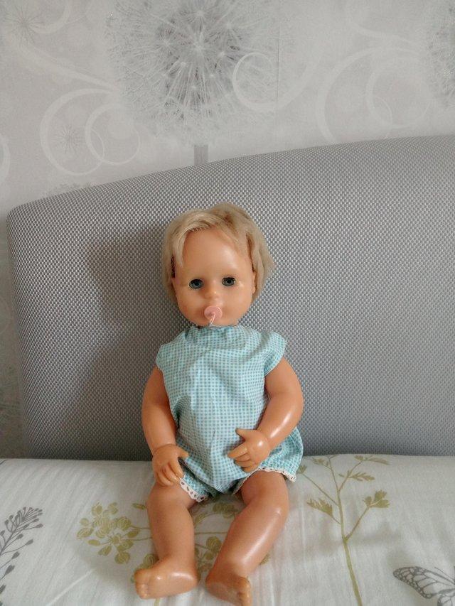 Preview of the first image of 16 D 1960s Tiny Tears doll. Compete with original romper..