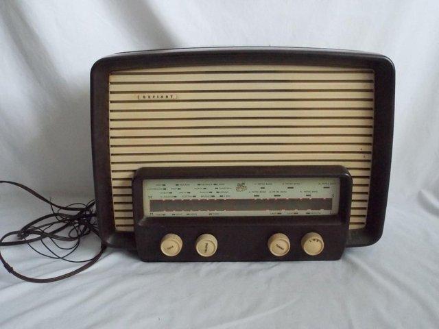 Preview of the first image of Vintage Defiant Radio Receiver M.S.H 555 - Spares/Repairs.