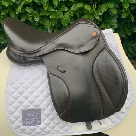 Image 10 of Kent & Masters 16.5 inch S-Series Compact saddle