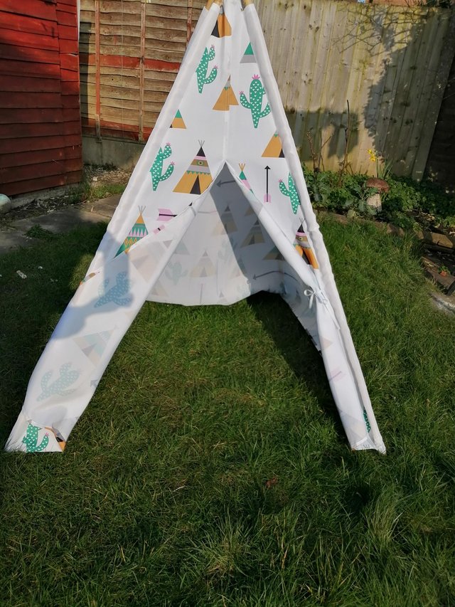 Preview of the first image of Children's / Kid's Teepee Play Tent Indoor / Outdoor.