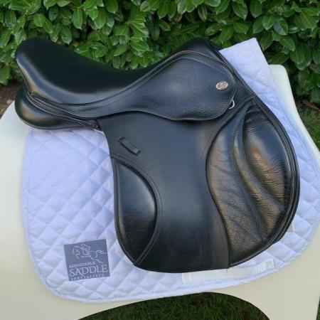 Image 8 of Kent and masters 16.5 inch pony jump saddle