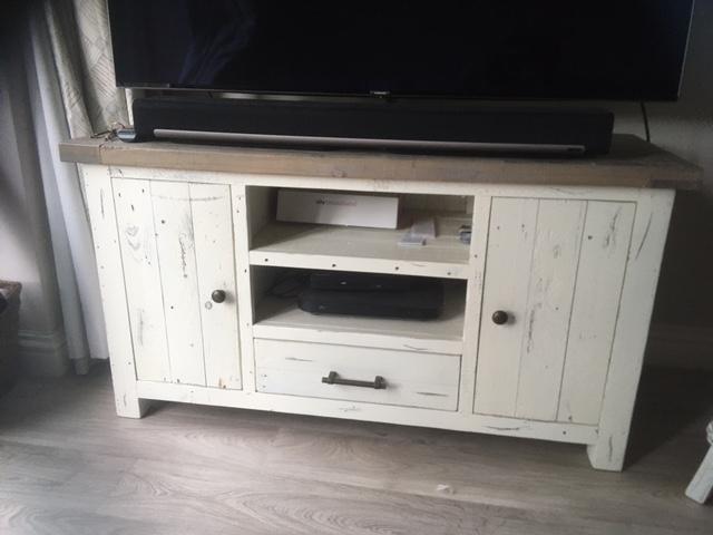 Preview of the first image of Solid wood TV stand 120x45x65cm.