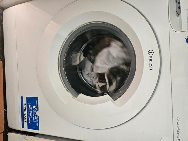 Preview of the first image of Indesit 6kg washing machine.