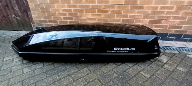 Image 2 of roof box - Halfords Exodus 360L gloss black roofbox
