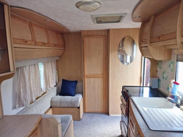 Image 2 of Excellent used condition 2001 coachman pastiche touring cara