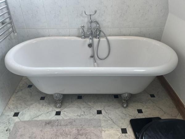 Image 1 of Roll top Bath withchrome taps and hand spray