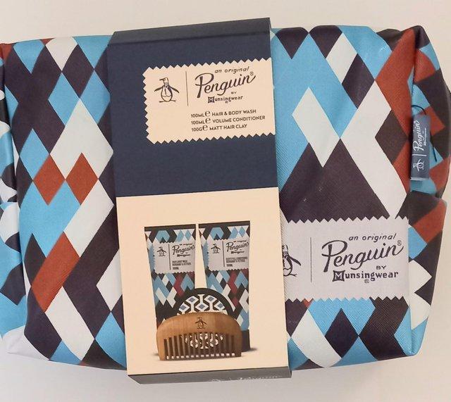 Preview of the first image of Penguin Mens Skincare Gift Set New.
