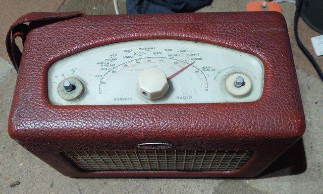 Image 2 of Old Original R55 Roberts Radio