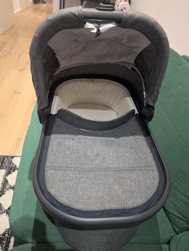 UPPAbaby Vista V2 Stroller + Mesa i-Size Car Seat (Jordan)